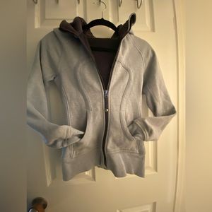 Lulu Lemon Xs grey hoodie!